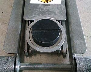 Hockey puck pads for jack & stands-ueo0imkl.jpg