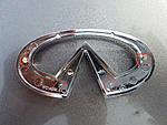 Lost Infiniti Engine Cover Emblem-20170223_102712.jpg