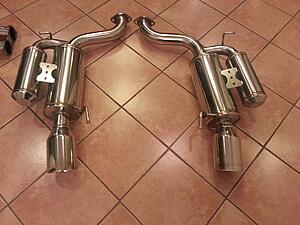 Sedan and exhaust-g0rupl.jpg