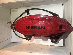 Red Nissan Akebono Calipers-img_4595.jpg