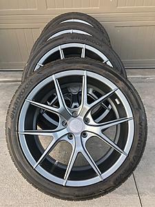 19" Verde Axis Wrapped in Hankook v12s-img_2424.jpg