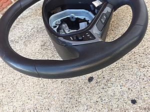 G37x coupe steering wheel - great condition w/ buttons-img_1421.jpg