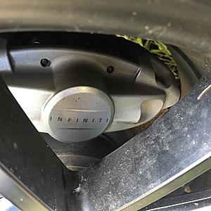 Akebono calipers set of 4 22k miles-45da9798-3e27-42be-a25b-adcd0db1e64d.jpeg