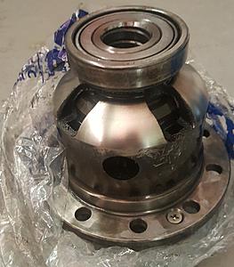 VLSD from G37 auto RWD and axle stub-diff.jpg