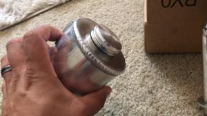 Power steering reservoir-5e12f349-9e73-4762-a86b-3b85f17e70a2.jpg