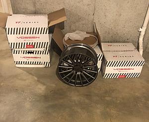 Vossen VSF2 19" staggered Gloss Graphite-img_3694.jpg