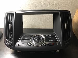 OEM Display Screen, Bezel+Controls, &amp; AV Unit (NON NAV VERSION).-img_1416.jpg