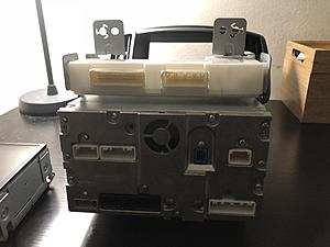 OEM Display Screen, Bezel+Controls, &amp; AV Unit (NON NAV VERSION).-img_1420.jpg