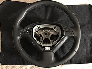 OEM Steering Wheel + Controls in Black-img_1432.jpg
