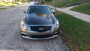 Sport seats, fenders, hood, grill, and trunk. Located in WI-9idsrd0.jpg