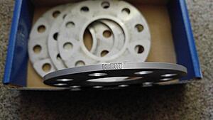 Remaining G37 parts; spacers, lug nuts, center caps, steering wheel cover kit-c74ih3ql.jpg