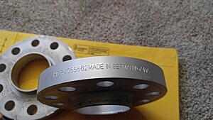 Remaining G37 parts; spacers, lug nuts, center caps, steering wheel cover kit-cbsf07gl.jpg