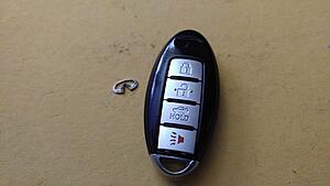 Remaining G37 parts; spacers, lug nuts, center caps, steering wheel cover kit-lcffbybl.jpg