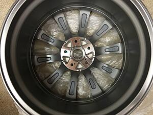 (2) Rear 19" Sport wheels, (1) New in Box-mj2uydk.jpg