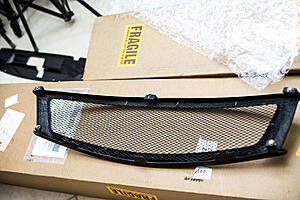 AutokitsX fiberglass black grille-zhz8utx.jpg