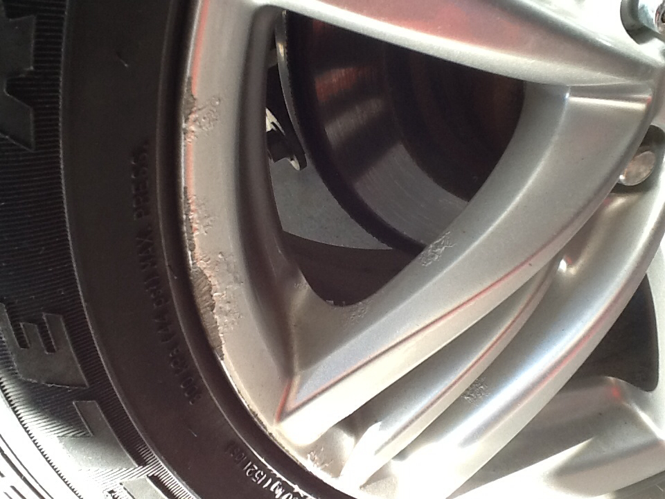 Paint bubbling/peeling on wheels. Warranty issue? MyG37